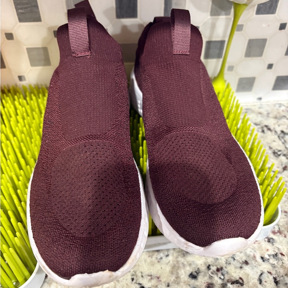Women's Avia Burgundy Memory Foam Slip-On Sneakers - Picture 8 of 10